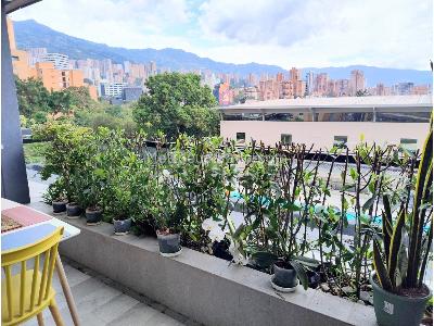 Apartamento de 2 alcobas en venta en El Poblado, Medellín, 93 m² · foto 3 de 12