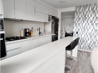 Apartamento de 2 alcobas en venta en El Poblado, Medellín, 93 m² · foto 6 de 12