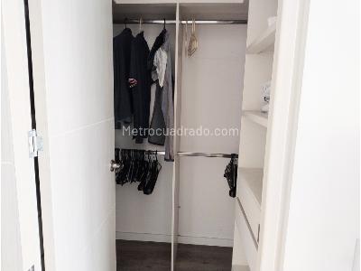 Apartamento de 2 alcobas en venta en El Poblado, Medellín, 93 m² · foto 10 de 12
