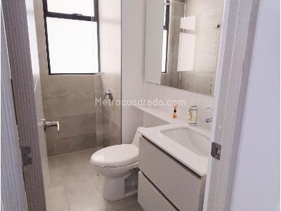 Apartamento de 2 alcobas en venta en El Poblado, Medellín, 93 m² · foto 11 de 12