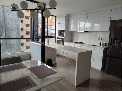 Apartamento de 2 alcobas en venta en El Poblado, Medellín, 103 m² · foto 4 de 18