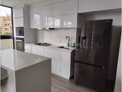 Apartamento de 2 alcobas en venta en El Poblado, Medellín, 103 m² · foto 5 de 18