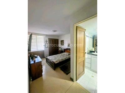 Apartamento de 4 alcobas en venta en Laureles, Medellín, 117 m² · foto 10 de 17