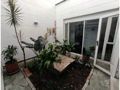 Casa de 1 alcoba en venta en Laureles, Medellín, 299 m² · foto 8 de 20