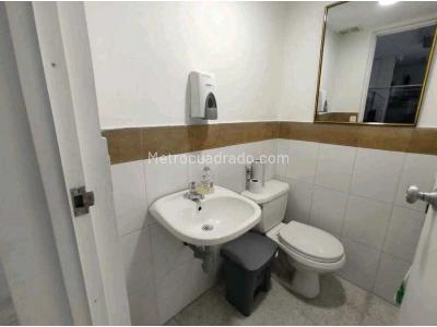 Casa de 1 alcoba en venta en Laureles, Medellín, 299 m² · foto 9 de 20