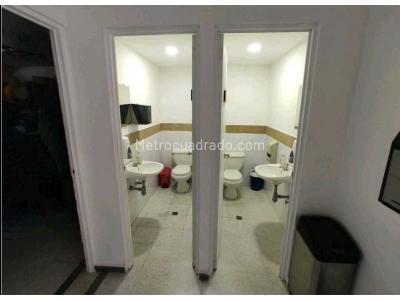 Casa de 1 alcoba en venta en Laureles, Medellín, 299 m² · foto 19 de 20
