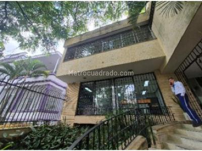 Casa de 5 alcobas en venta en Prado Centro, Medellín, 968 m² · foto 3 de 20