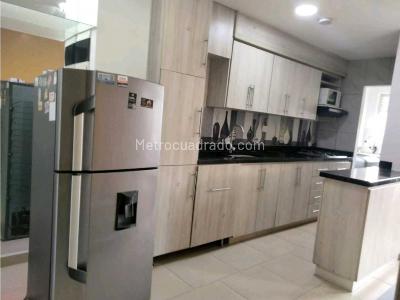 Apartamento de 3 alcobas en venta en Niquia, Bello, 74 m² · foto 2 de 8
