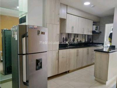 Apartamento de 3 alcobas en venta en Niquia, Bello, 74 m² · foto 3 de 8