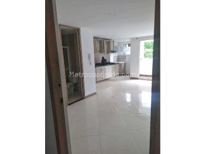 Apartamento de 2 alcobas en venta en Obrero, Bello, 54 m² · foto 2 de 12