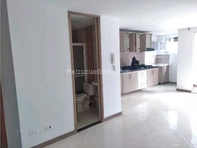 Apartamento de 2 alcobas en venta en Obrero, Bello, 54 m² · foto 3 de 12