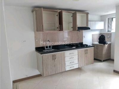 Apartamento de 2 alcobas en venta en Obrero, Bello, 54 m² · foto 4 de 12