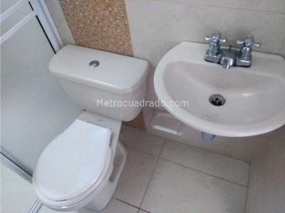 Apartamento de 2 alcobas en venta en Obrero, Bello, 54 m² · foto 12 de 12