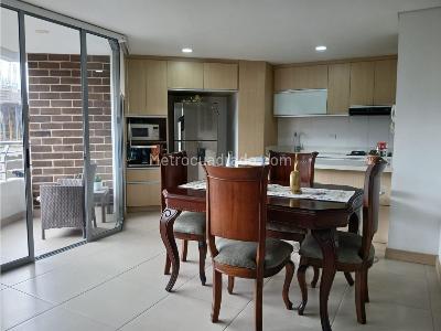 Apartamento de 3 alcobas en venta en Laureles Las Acacias, Medellín, 113 m² · foto 4 de 20