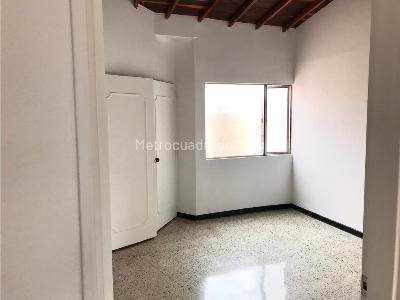 Apartamento de 3 alcobas en venta en Conquistadores, Medellín, 174 m² · foto 5 de 13