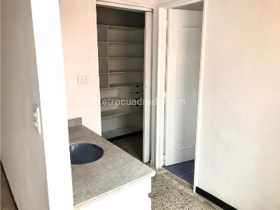 Apartamento de 3 alcobas en venta en Conquistadores, Medellín, 174 m² · foto 9 de 13