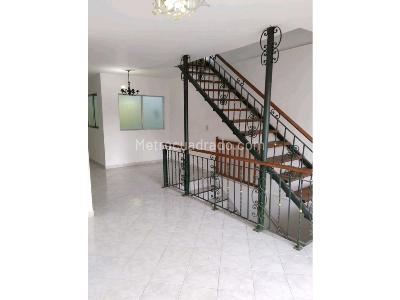Apartamento en venta en Buenos Aires, Medellín · foto 2 de 16