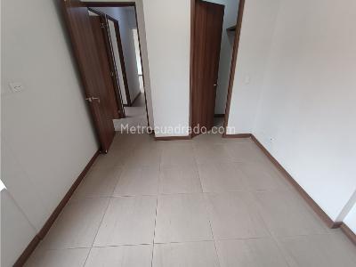 Apartamento de 3 alcobas en venta en Plaza Fabricato, Bello, 84 m² · foto 6 de 17