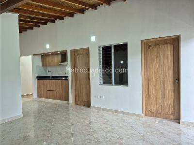Casa de 3 alcobas en venta en Prado, Bello, 65 m² · foto 10 de 13