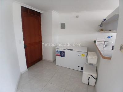 Apartaestudio en venta en Loma Del Indio, Medellín, 39 m² · foto 2 de 17