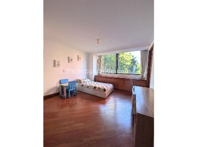Apartamento de 4 alcobas en venta en Loma De Los Balsos, Medellín, 260 m² · foto 6 de 16