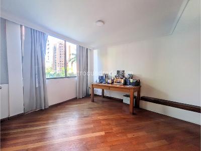 Apartamento de 4 alcobas en venta en Loma De Los Balsos, Medellín, 260 m² · foto 14 de 16