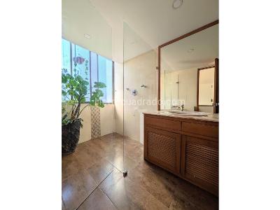 Apartamento de 4 alcobas en venta en Loma De Los Balsos, Medellín, 260 m² · foto 15 de 16