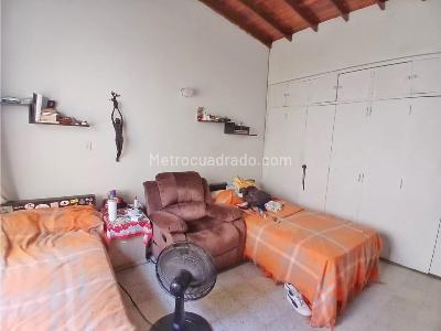 Casa de 5 alcobas en venta en Malibu, Medellín, 240 m² · foto 14 de 20