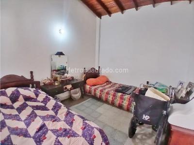 Casa de 5 alcobas en venta en Malibu, Medellín, 240 m² · foto 19 de 20