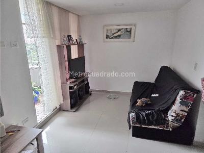 Apartamento de 3 alcobas en venta en Madera, Bello, 58 m² · foto 3 de 16