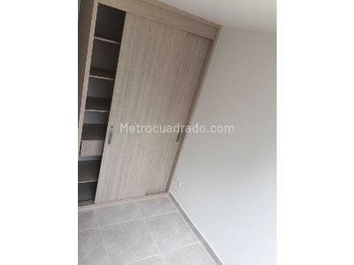 Apartamento de 3 alcobas en venta en Madera, Bello, 55 m² · foto 4 de 9