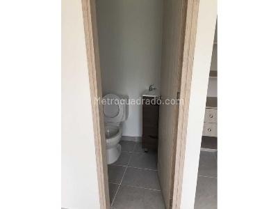 Apartamento de 3 alcobas en venta en Madera, Bello, 55 m² · foto 6 de 9