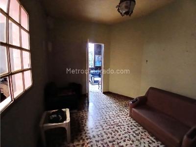 Casa de 5 alcobas en venta en Boston, Medellín, 216 m² · foto 15 de 20