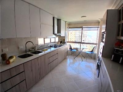 Apartamento de 4 alcobas en venta en Loma De Los Balsos, Medellín, 300 m² · foto 10 de 20