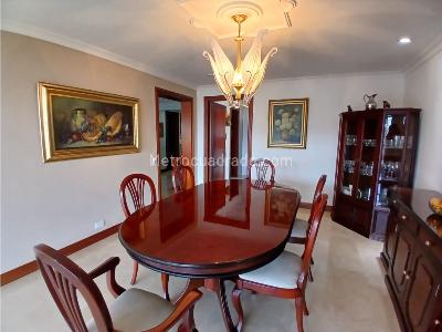 Apartamento de 4 alcobas en venta en Loma De Los Balsos, Medellín, 300 m² · foto 13 de 20