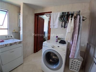 Apartamento de 4 alcobas en venta en Loma De Los Balsos, Medellín, 300 m² · foto 14 de 20