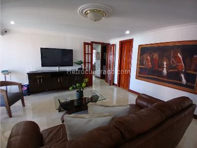 Apartamento de 4 alcobas en venta en Loma De Los Balsos, Medellín, 300 m² · foto 3 de 20