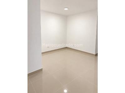 Apartamento de 3 alcobas en venta en El Paraiso, Bello, 60 m² · foto 4 de 12