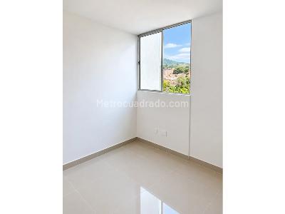 Apartamento de 3 alcobas en venta en El Paraiso, Bello, 60 m² · foto 5 de 12