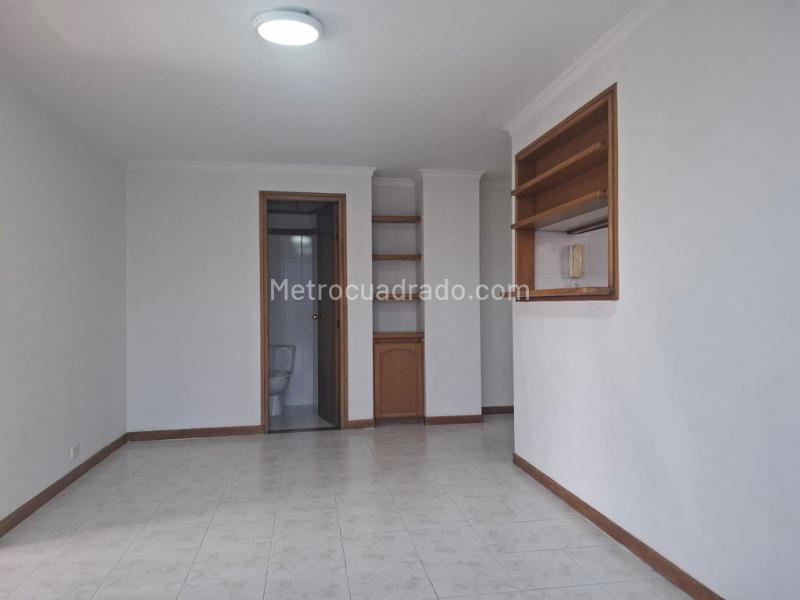 1BR Apartment in El Poblado (54 m²) - 4