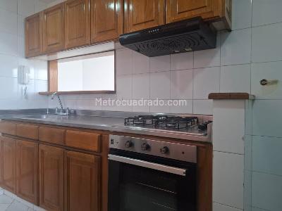 Apartamento en venta en El Poblado, Medellín · foto 6 de 17
