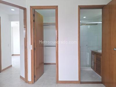 Apartamento en venta en El Poblado, Medellín · foto 9 de 17