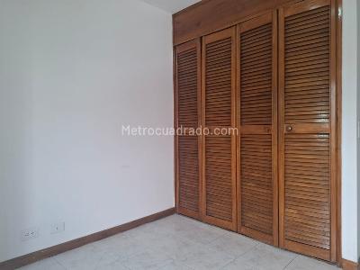 Apartamento en venta en El Poblado, Medellín · foto 11 de 17