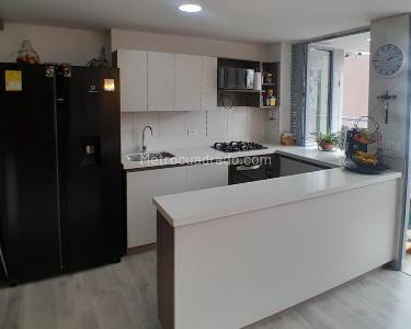 Apartamento de 3 alcobas en venta en Aves Maria, Sabaneta, 94 m² · foto 11 de 12