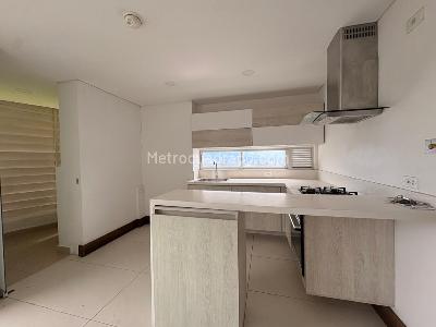 Apartamento de 3 alcobas en venta en Aves Maria, Sabaneta, 104 m² · foto 3 de 18