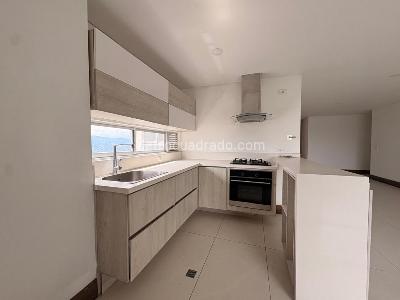 Apartamento de 3 alcobas en venta en Aves Maria, Sabaneta, 104 m² · foto 4 de 18