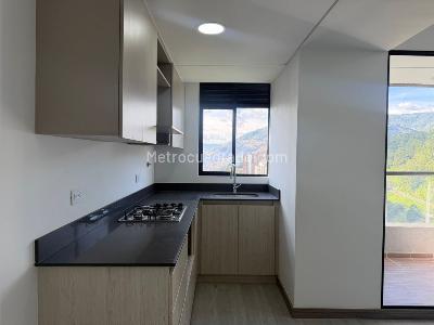 Apartamento de 3 alcobas en venta en Poblado Las Palmas, Medellín, 75 m² · foto 3 de 17