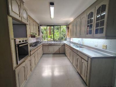 Apartamento de 4 alcobas en venta en El Poblado, Medellín, 458 m² · foto 14 de 20