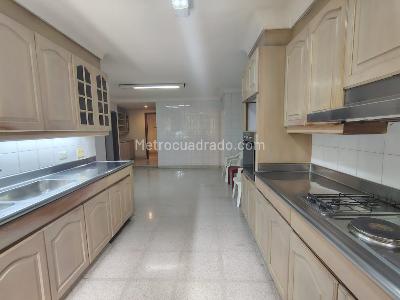Apartamento de 4 alcobas en venta en El Poblado, Medellín, 458 m² · foto 15 de 20