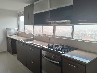 Apartamento de 3 alcobas en arriendo en El Poblado, Medellín, 135 m² · foto 5 de 18